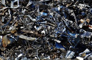 Posegregowany złom metalowy przygotowany do sprzedaży w skupie